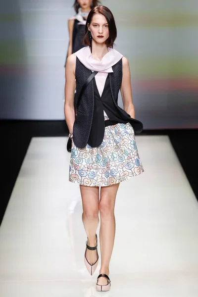Look 13